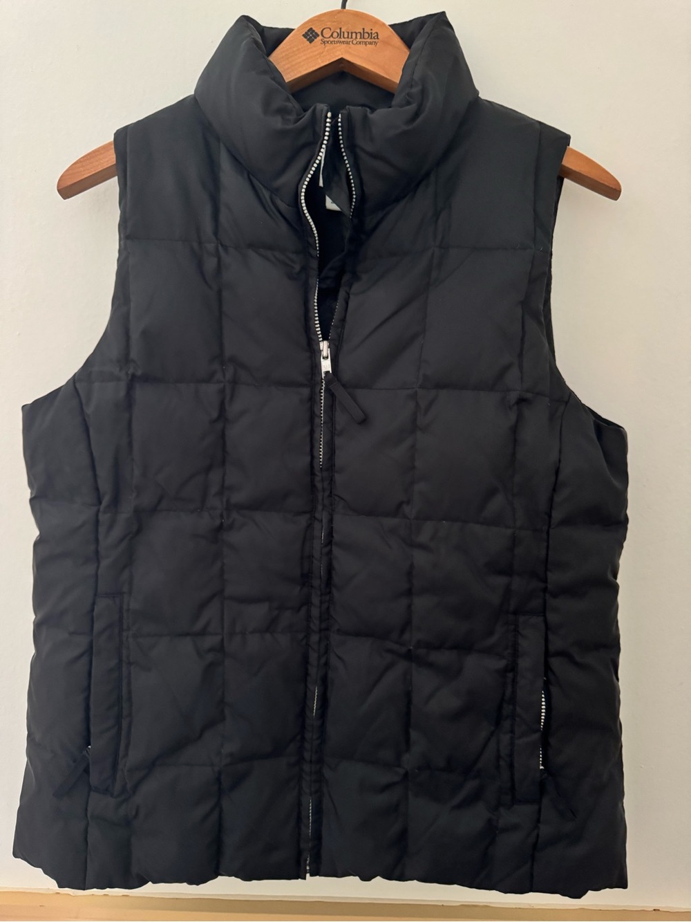 GAP Black Quilted Puffer Vest
